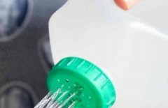 turning-used-jerry-cans-into-plant-watering-tools - Web design surabaya