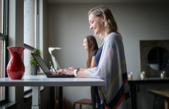 beralihnya-lapangan-bisnis-ke-internet-menggunakan-website-di-era-modern-jasa-pembuatan-web-surabaya-jasa-pembuatan-web-jasa-pembuatan-website-jasa-pembuatan-website-surabaya - Web design surabaya