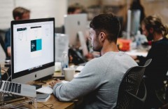 peran-internet-di-era-modern-dalam-bisnis-jasa-pembuatan-web-surabaya-jasa-pembuatan-web-jasa-pembuatan-website-jasa-pembuatan-website-surabaya - Web design surabaya