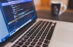 mencari-web-design-di-solo-terbaik - Web design surabaya