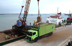 apa-kegunaan-truk-tronton-sewa-truk-tronton-harindra-surabaya - Web design surabaya