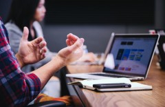 agen-desain-web-mana-yang-tepat-untuk-bisnis-anda-jasa-pembuatan-web-surabaya-jasa-pembuatan-web-jasa-pembuatan-website-jasa-pembuatan-website-surabaya - Web design surabaya
