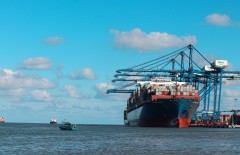 applications-and-benefits-of-fiberglass-composites-in-the-maritime-and-transportation-industry-in-surabaya - Web design surabaya