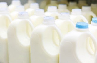 simpan-susu-sapi-segar-mentah-dalam-kemasan-botol-plastik-hdpe - Web design surabaya