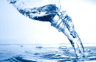 3-manfaat-jitu-air-mineral-bagi-tubuh-dan-simpan-di-botol-plastik-berkualitas-terbaik - Web design surabaya