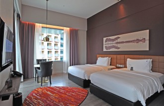 tips-fotografi-interior-kamar-hotel-hard-rock-singapore-oleh-chendra-cahyadi - Web design surabaya