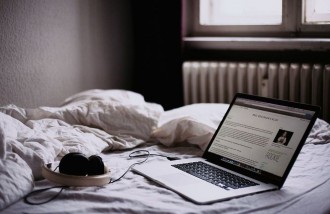 tips-mencari-kerja-untuk-semua-fresh-graduate-luncurkan-website-mu-sendiri - Web design surabaya