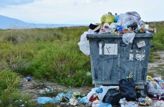 recognize-the-dangers-of-plastic-bottle-waste - Web design surabaya