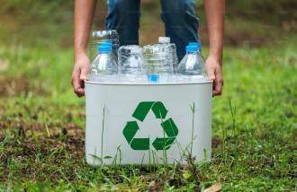 panduan-penggunaan-berkali-kali-botol-plastik-di-rumah-dan-tempat-kerja - Web design surabaya