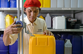 selling-resilient-plastic-jerry-cans-kadujaya-perkasa - Web design surabaya