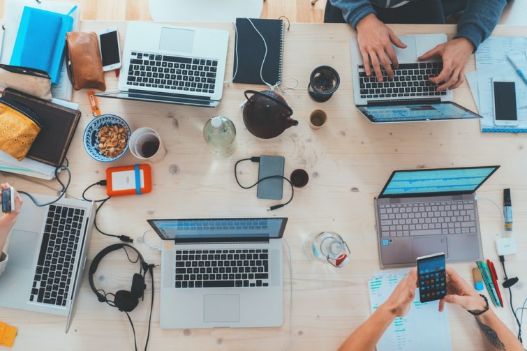 tips-untuk-membangun-situs-web-yang-sukses-untuk-bisnis-anda-jasa-pembuatan-web-surabaya-jasa-pembuatan-web-jasa-pembuatan-website-jasa-pembuatan-website-surabaya