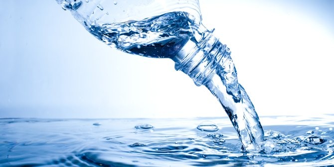 3-manfaat-jitu-air-mineral-bagi-tubuh-dan-simpan-di-botol-plastik-berkualitas-terbaik