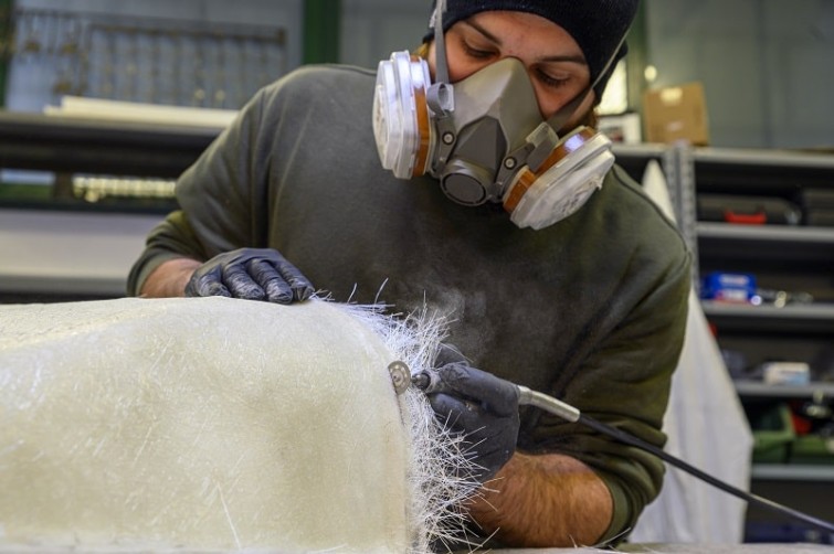 toko-yang-menjual-resin-fiberglass-di-surabaya