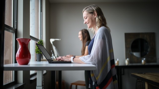 beralihnya-lapangan-bisnis-ke-internet-menggunakan-website-di-era-modern-jasa-pembuatan-web-surabaya-jasa-pembuatan-web-jasa-pembuatan-website-jasa-pembuatan-website-surabaya