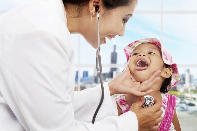 mengobati-radang-tenggorokan-pada-anak-secara-alami-dengan-menggunakan-garam-industri-sumatraco