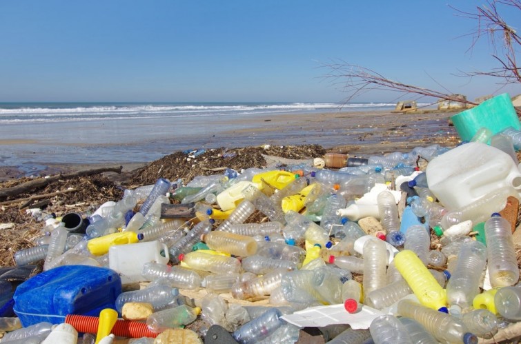 dampak-sampah-botol-plastik