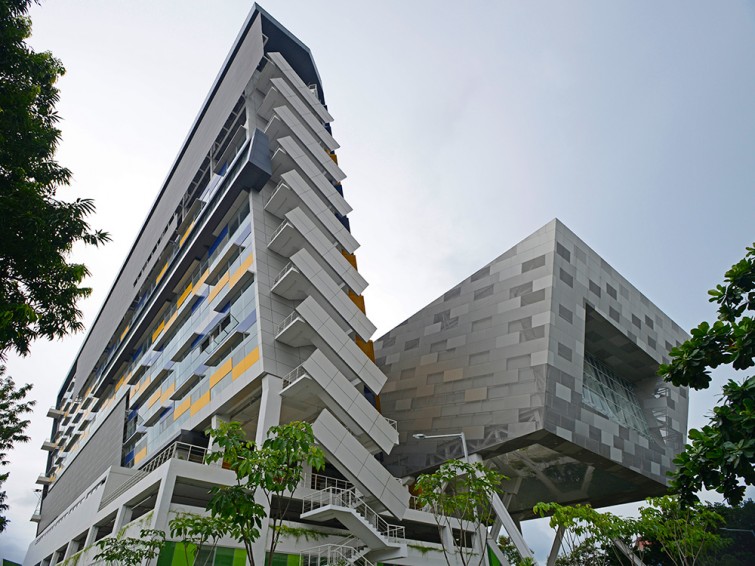 universitas-kristen-terbaik-surabaya-di-petra-christian-university-oleh-chendra-cahyadi-dan-mark-design-web-design-jakarta