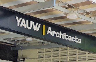 letter-timbul-3d-galvanised-dengan-acp-backdrop-surabaya-untuk-yauw-architects - Web design surabaya
