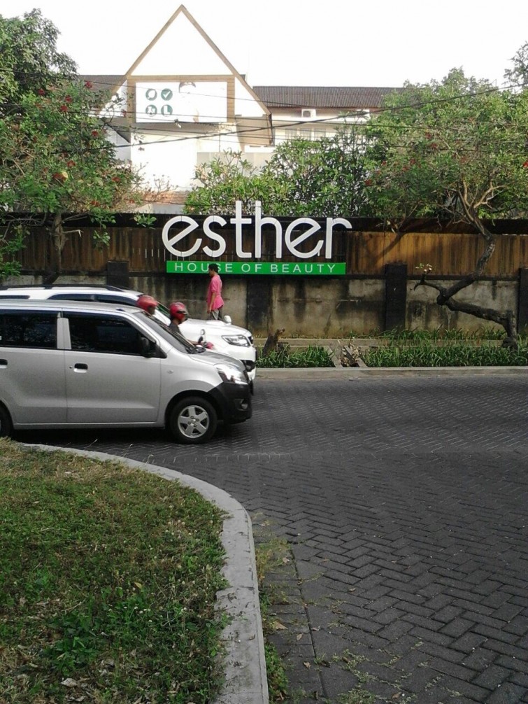 esther-house-of-beauty-surabaya-3d-letter-with-led