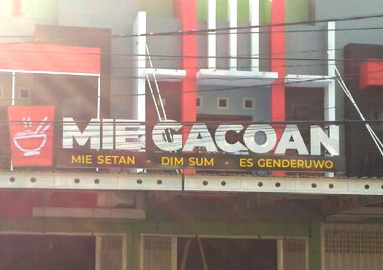 mie-gacoan-blitar-3d-letter-timbul-acrylic-with-led